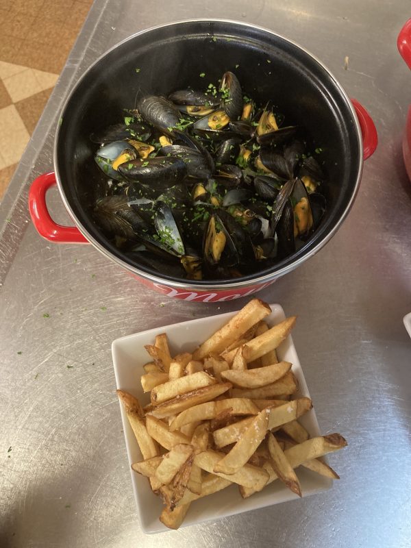 Moules de Bouchots marinière, frites Restaurant Mille saveurs